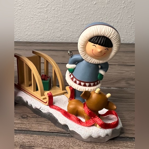 Hallmark Keepsake NEW 2022 Christmas Ornament Frosty Friends 43rd in series - Picture 2 of 10